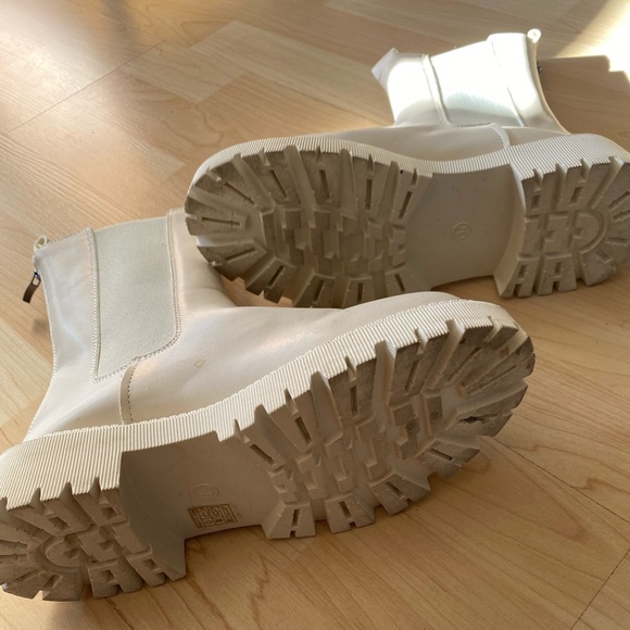 White/Cream Mid-Calf Chunky Boots - Picture 3 of 7